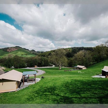 Hotel Ty Llewelyn Glamping & Camping à Llanidloes Extérieur photo