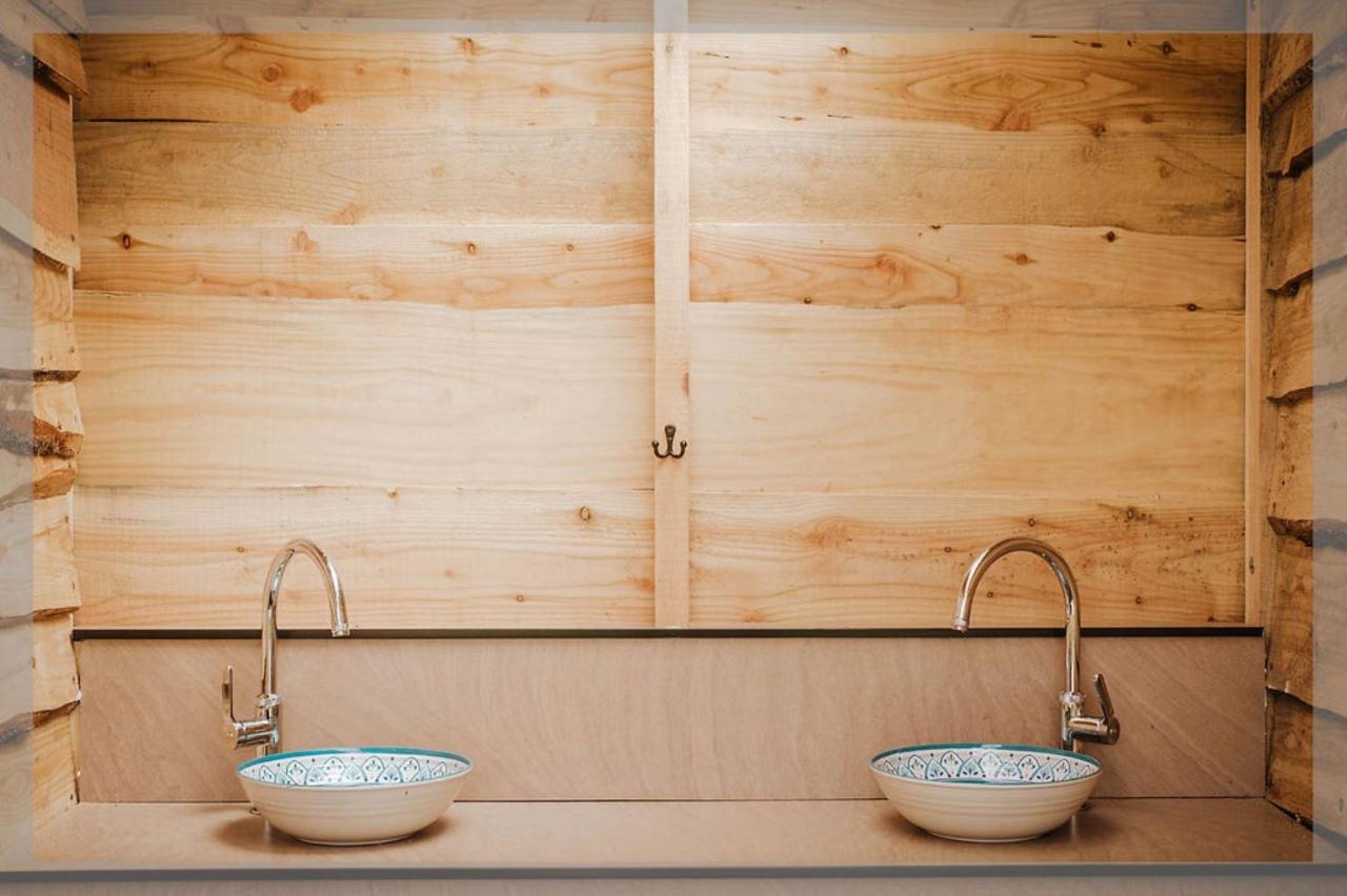 Hotel Ty Llewelyn Glamping & Camping à Llanidloes Extérieur photo