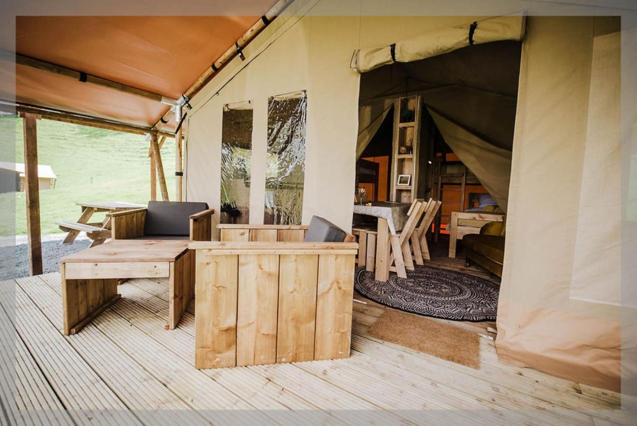 Hotel Ty Llewelyn Glamping & Camping à Llanidloes Extérieur photo