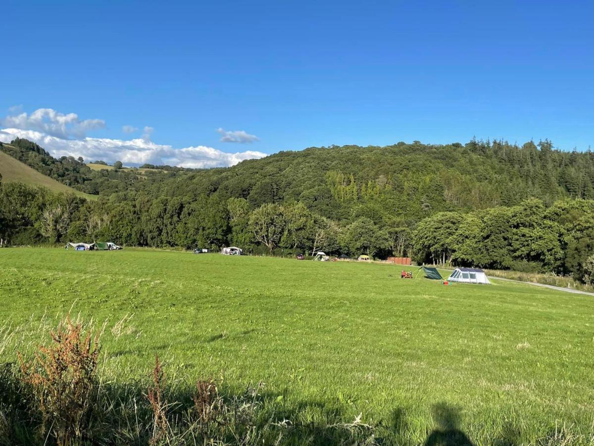 Hotel Ty Llewelyn Glamping & Camping à Llanidloes Extérieur photo